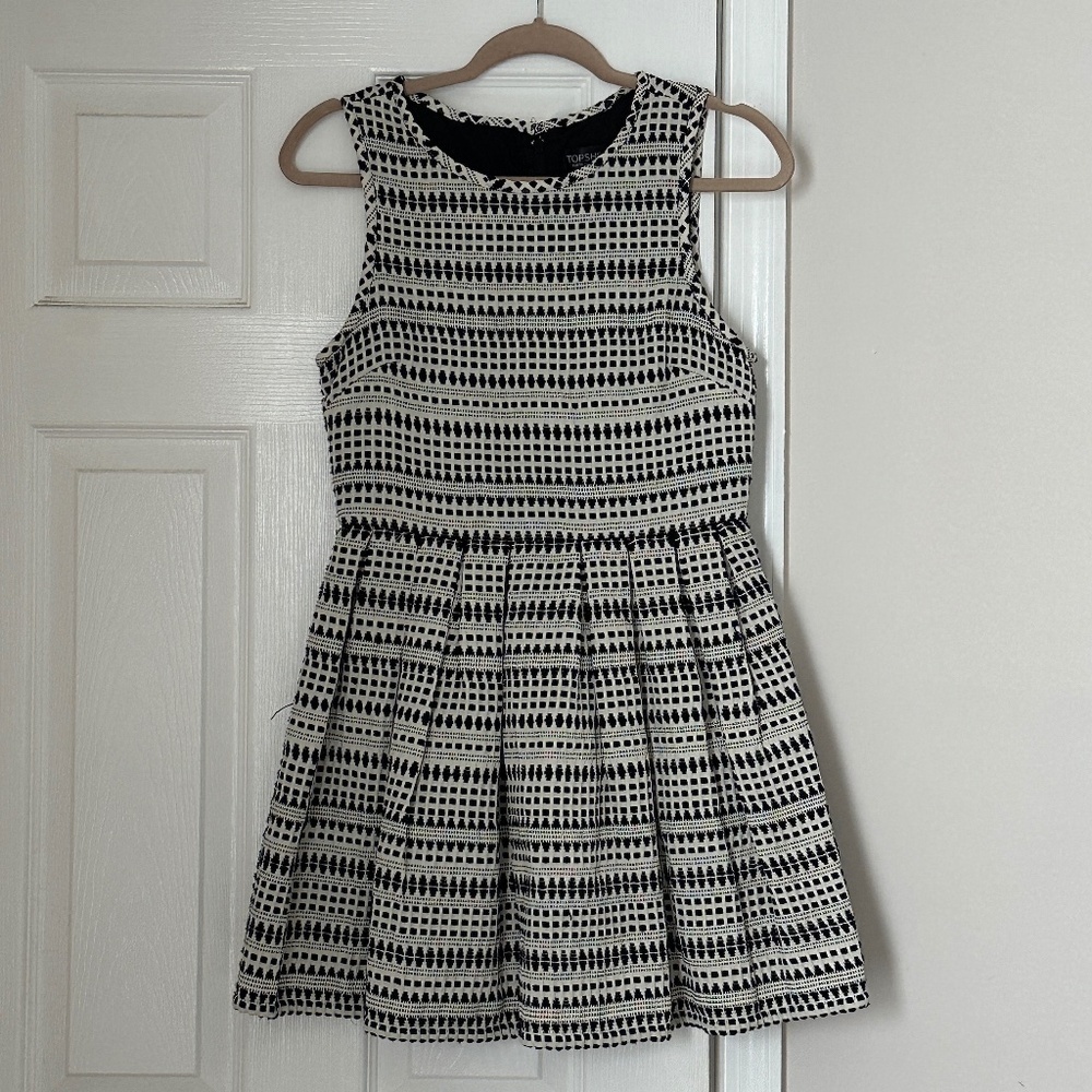 TOPSHOP Cream White Geometric Patterned Mini Dress Skater Party Size 6 Fit Flare